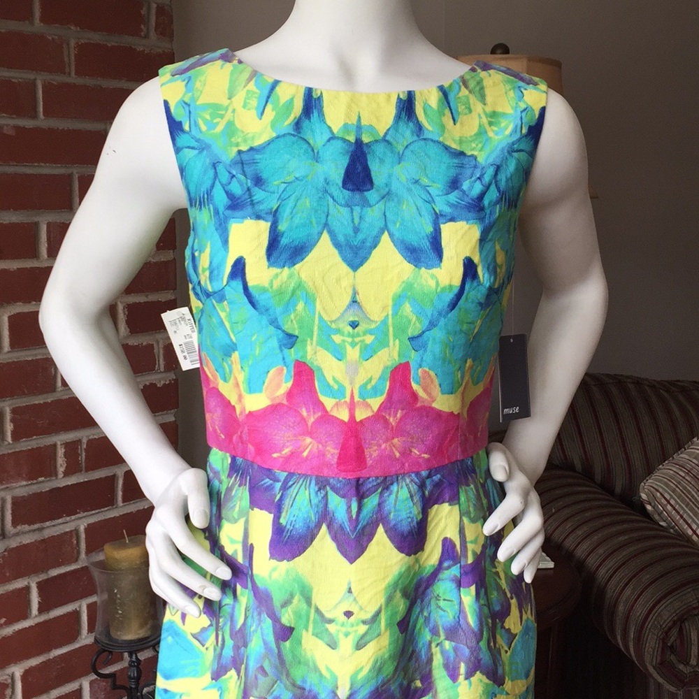💕NWT Muse dress.💕 - Picture 2 of 7